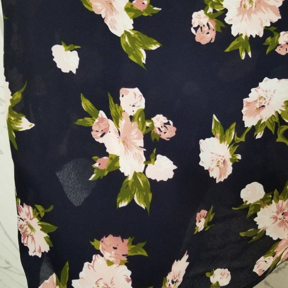 Harve Benard Navy Floral Print Top Flutter Sleeves - Picture 2 of 4